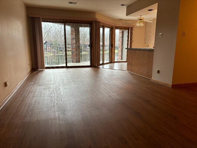 Foto del edificio - 8695 W 111th St