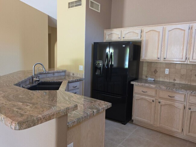 Foto del edificio - Active Adult Living | 2 Primary Suites + Den
