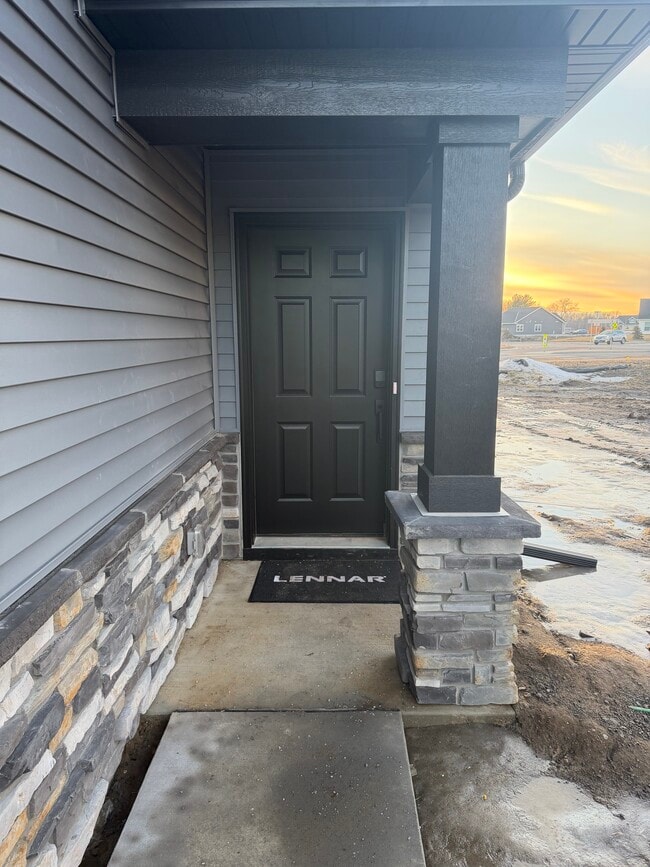 Building Photo - 10545 Harbor Ln N