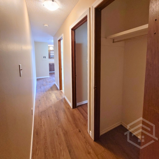 Building Photo - 2-Bedroom Apartment in Waterford!!