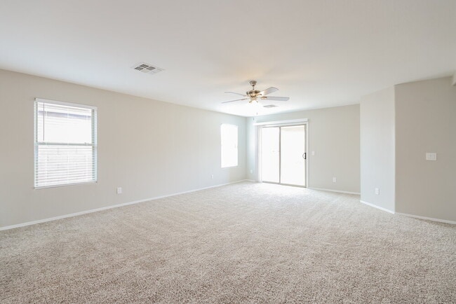 Building Photo - 7030 S 44th Ln