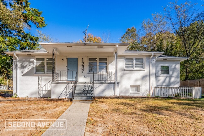 Building Photo - 1237 Birchwood St