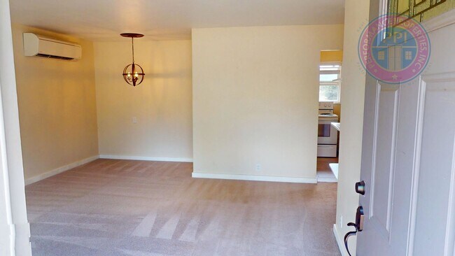 Building Photo - Cozy Cute Home In Quiet  Oregon City  Neig...