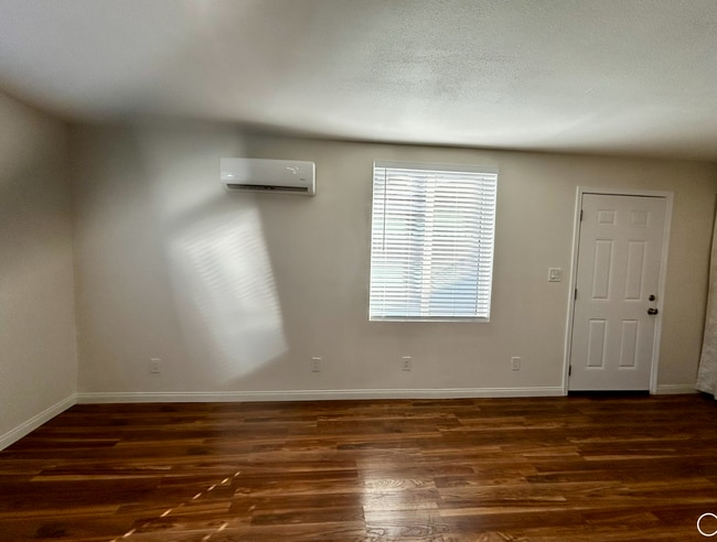 Building Photo - 1605 Fairfax Ct