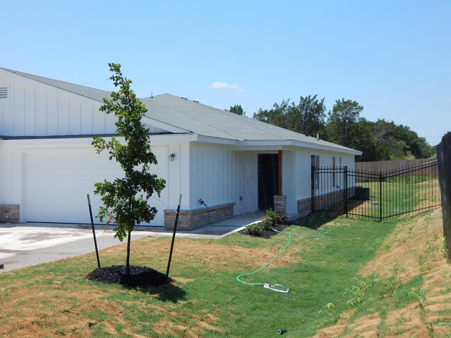 Building Photo - 201 E Central Texas Expy