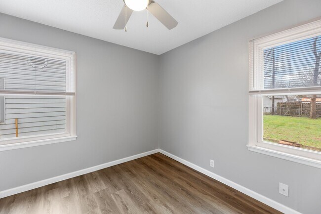 Foto del edificio - Move in ready - 2 Bed 1 Bath In Quiet Neig...