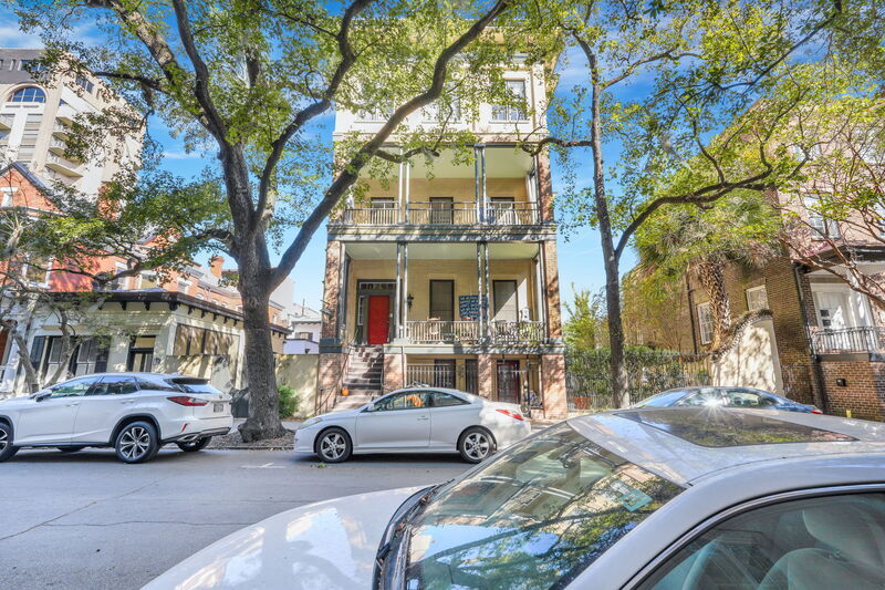 Foto principal - 112 E Harris St