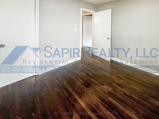 Building Photo - 2762 7th St SW