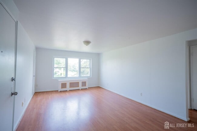 Building Photo - 44 B Garfield Park