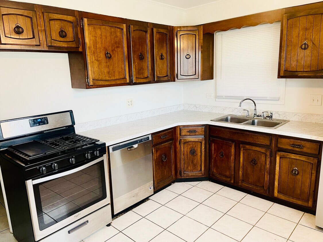 Primary Photo - 235 Tampa St