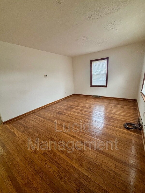 Foto del edificio - 1700 Sonne Ave