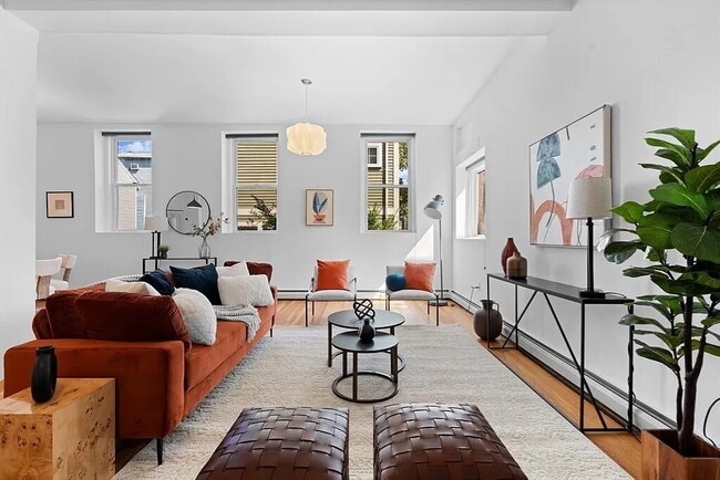 Building Photo - "Charming 1-Bed Retreat in Cambridge with ...
