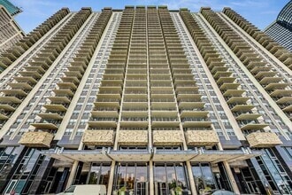 Building Photo - 400 E Randolph St