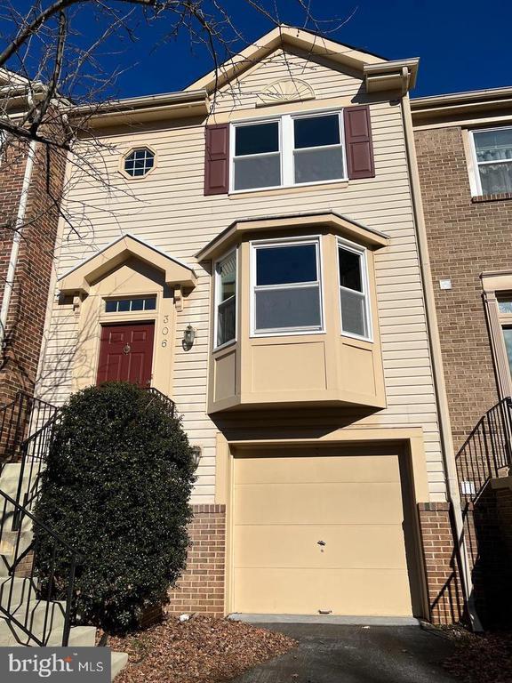 Building Photo - 306 Fleece Flower Dr