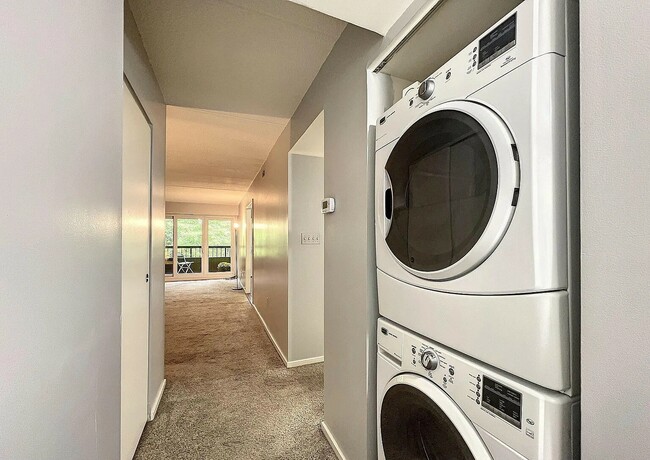 Building Photo - 11633 Sun Cir Way