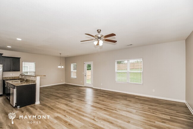 Foto del edificio - 4-Bedroom Charlotte Gem