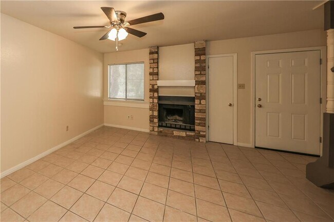 Foto del edificio - 6 Brookmeadow Dr