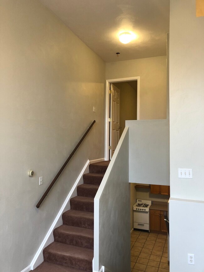 447 Kaercher St Unit 3, Pittsburgh, PA 15207 Apartments in Pittsburgh