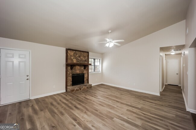 Building Photo - 380 Fleming Ct