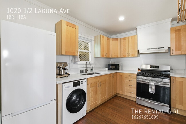 Building Photo - 1020 1/2 Laguna Ave -