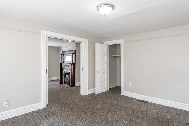 Building Photo - 115 E Foraker St