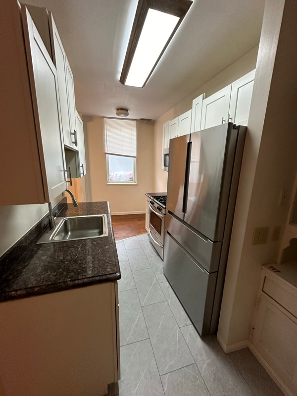 Photo - 10 W Hollister St House