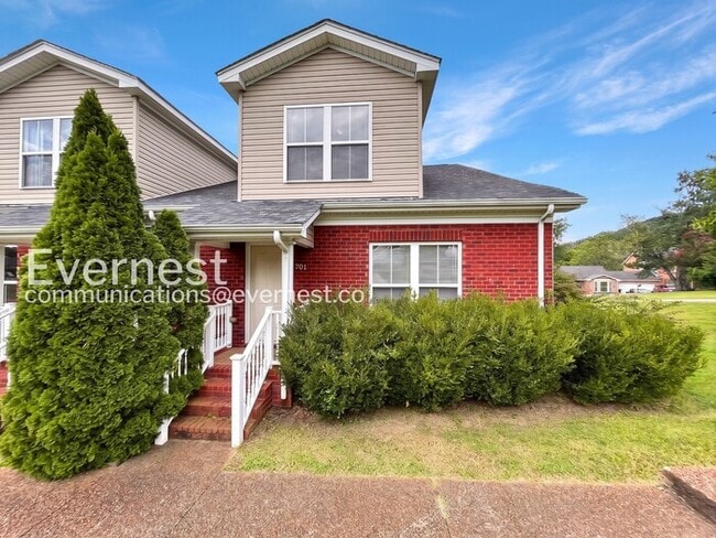 Building Photo - 701 Vineland Ct
