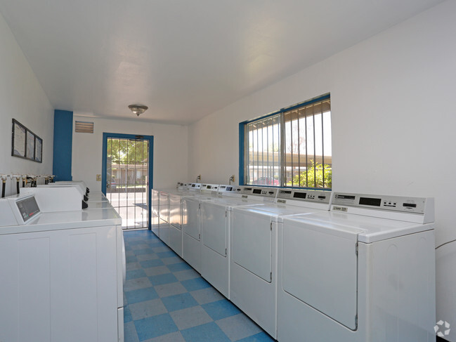 Laundry Facilities - Sandpiper Point Apartments