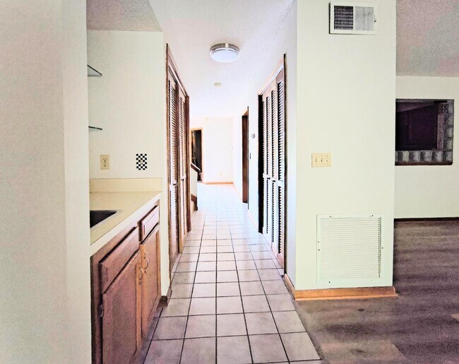 Foto del edificio - 3110 Paddle Creek Dr