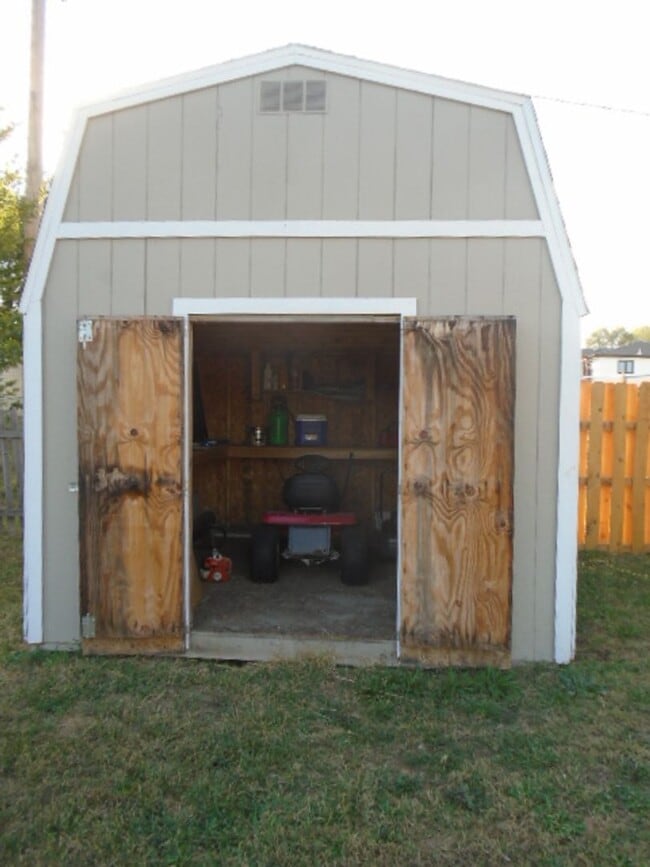 Building Photo - 211 William Dr
