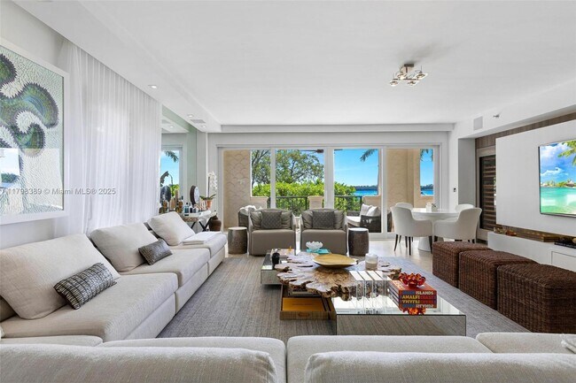 Foto del edificio - 2021 Fisher Island Dr