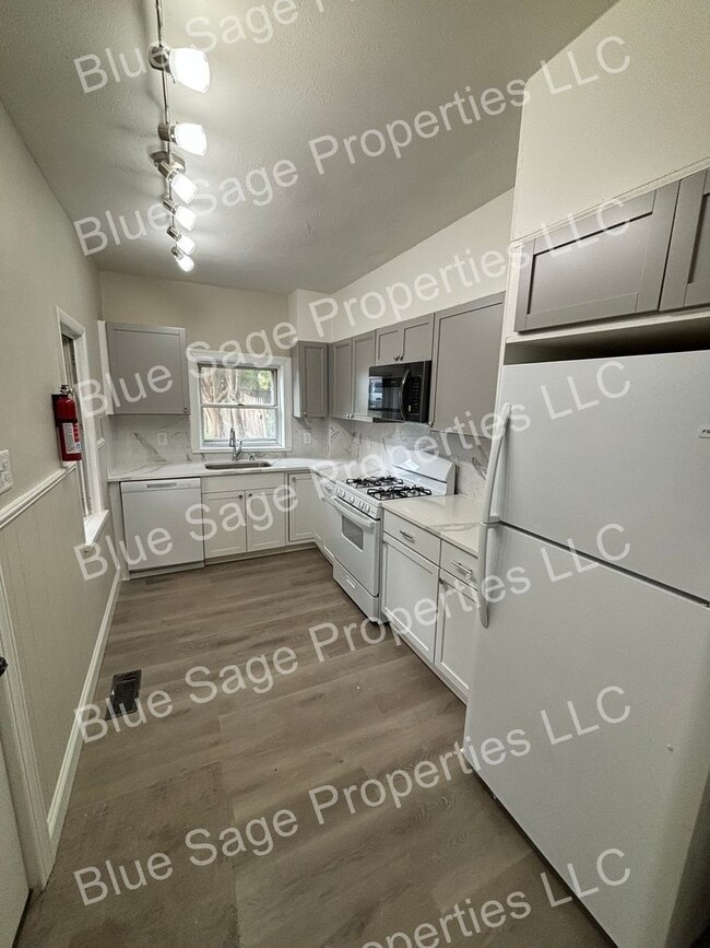 Building Photo - 126 Beech St