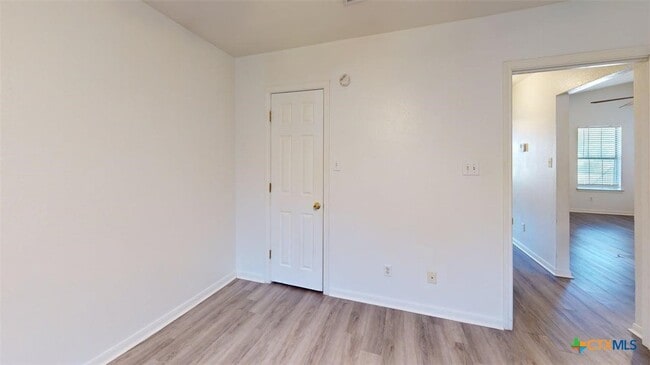 Foto del edificio - 204 W Truman Ave
