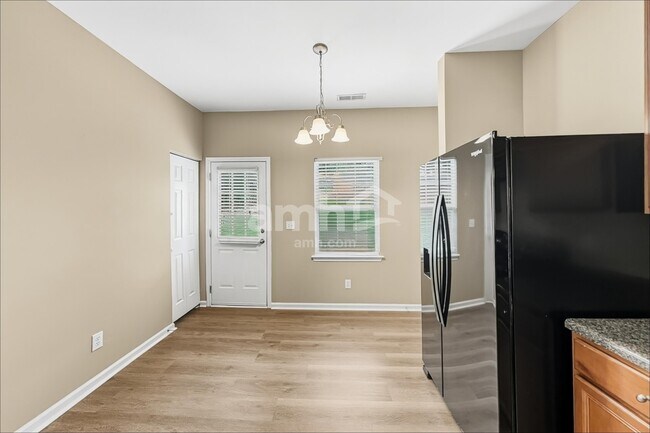 Foto del edificio - 86 Chesterfield Ct