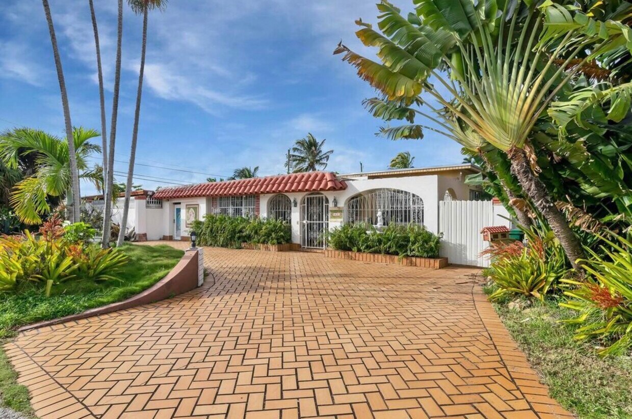 Foto principal - 5931 NW 5th St