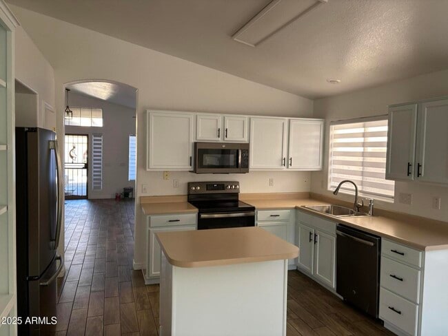 Building Photo - 249 W Grovers Ave