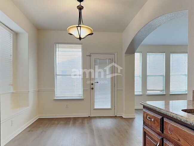 Foto del edificio - 8613 Corral Cir