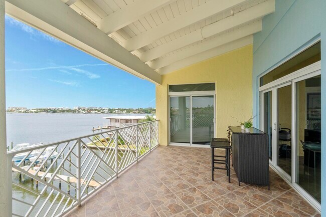 Foto del edificio - 309 E Ocean Ave