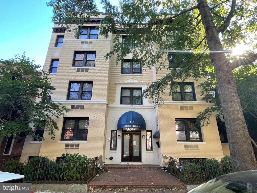 Foto principal - 637 3rd St NE