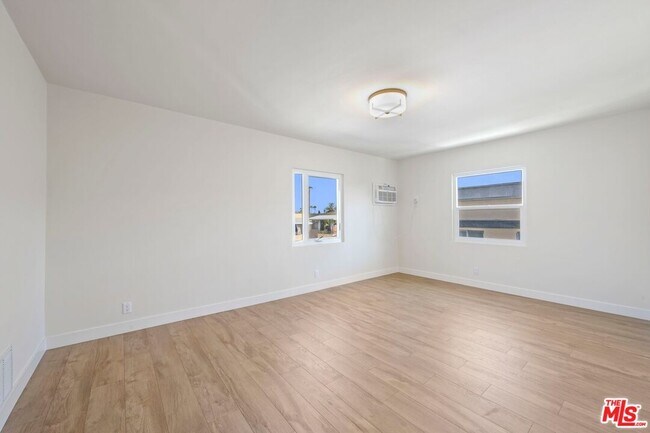 Foto del edificio - 1252 N Crescent Heights Blvd