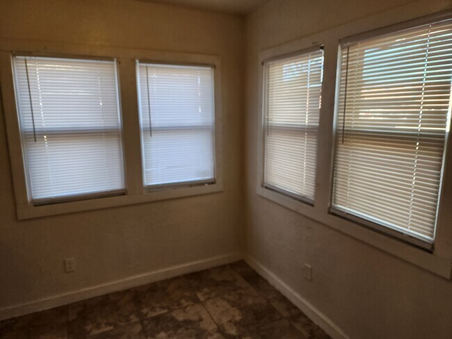 Foto del edificio - 616 NW 36th St