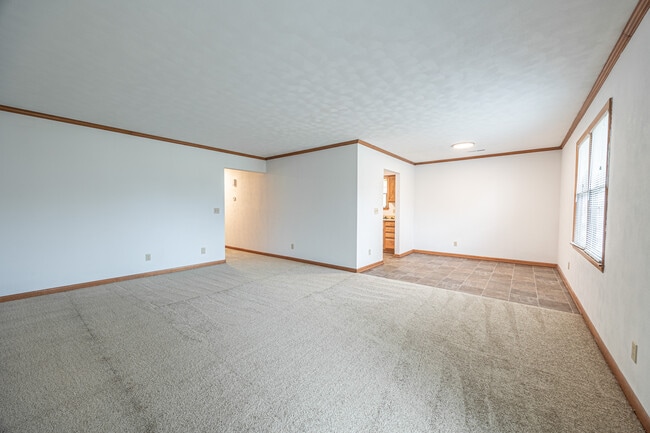 Building Photo - 2017 Erin Ct