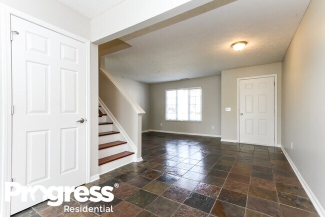 Building Photo - 1635 Blackmore Dr