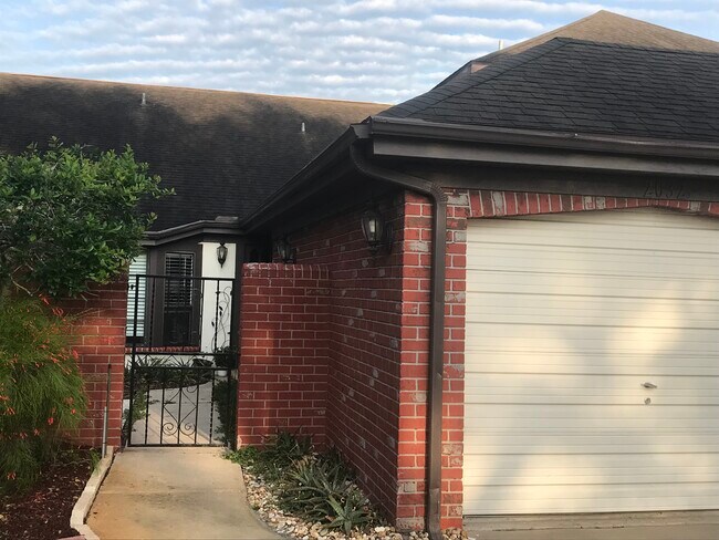 Foto del edificio - 2032 N Carpenter Rd