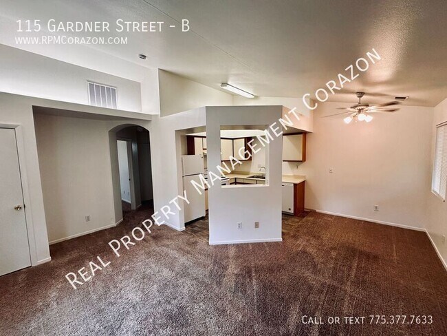 Building Photo - Upstairs 1 Bedroom, 1 Bathroom Close to Do...