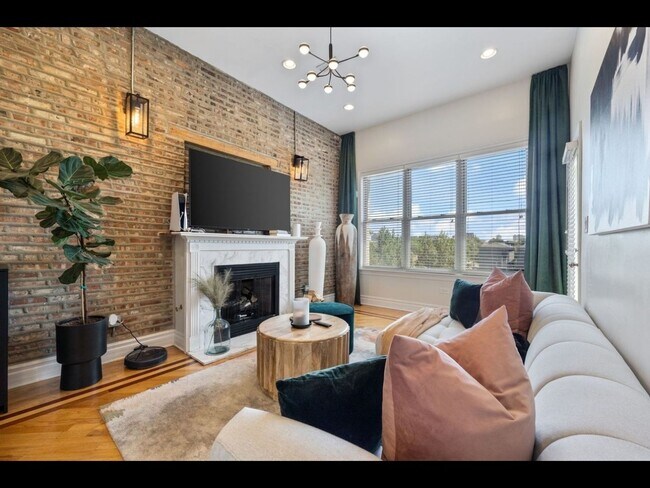 Foto del edificio - 3 Bedroom Condo in Chicago