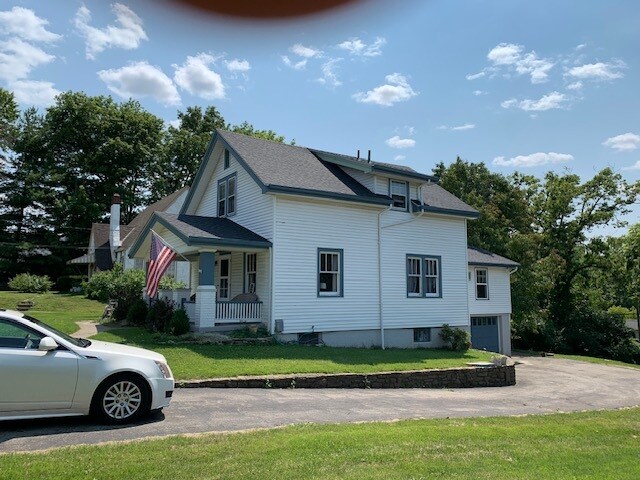 Building Photo - 1009 Burns Ave