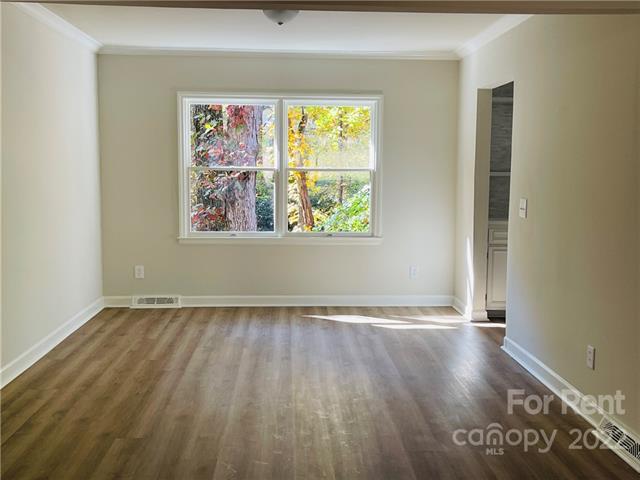 Foto del edificio - 7016 Pleasant Dr