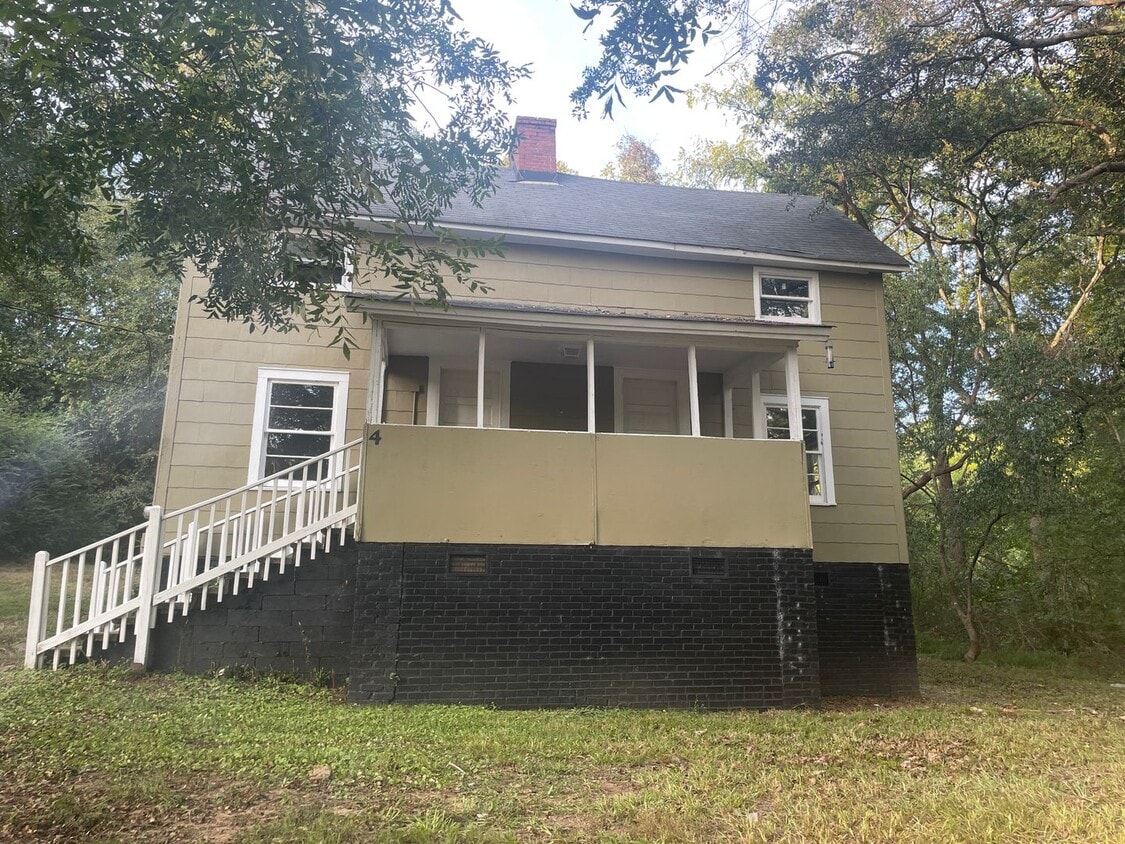 4 McGowan St Unit 1, Enoree, SC 29335 Room for Rent in Enoree, SC