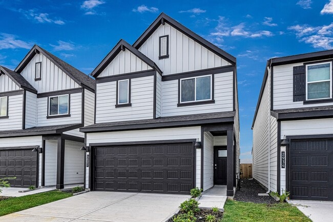 Building Photo - 3002 Crown Gate Dr